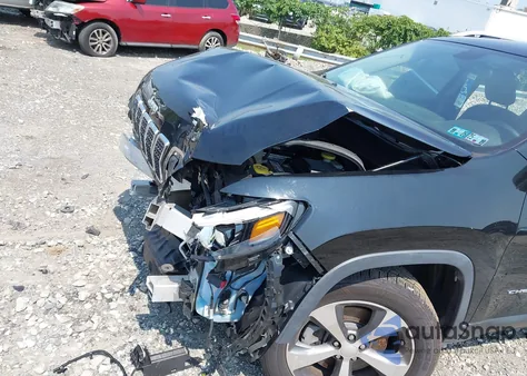 2019 Jeep Cherokee Limited 4X4 from USA, damaged, VIN 1C4PJMDX5KD135156